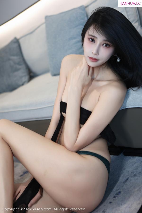   [XiuRen]高清写真图 2023.09.08 No.7355 草莓mm 新人美腿第80张图片